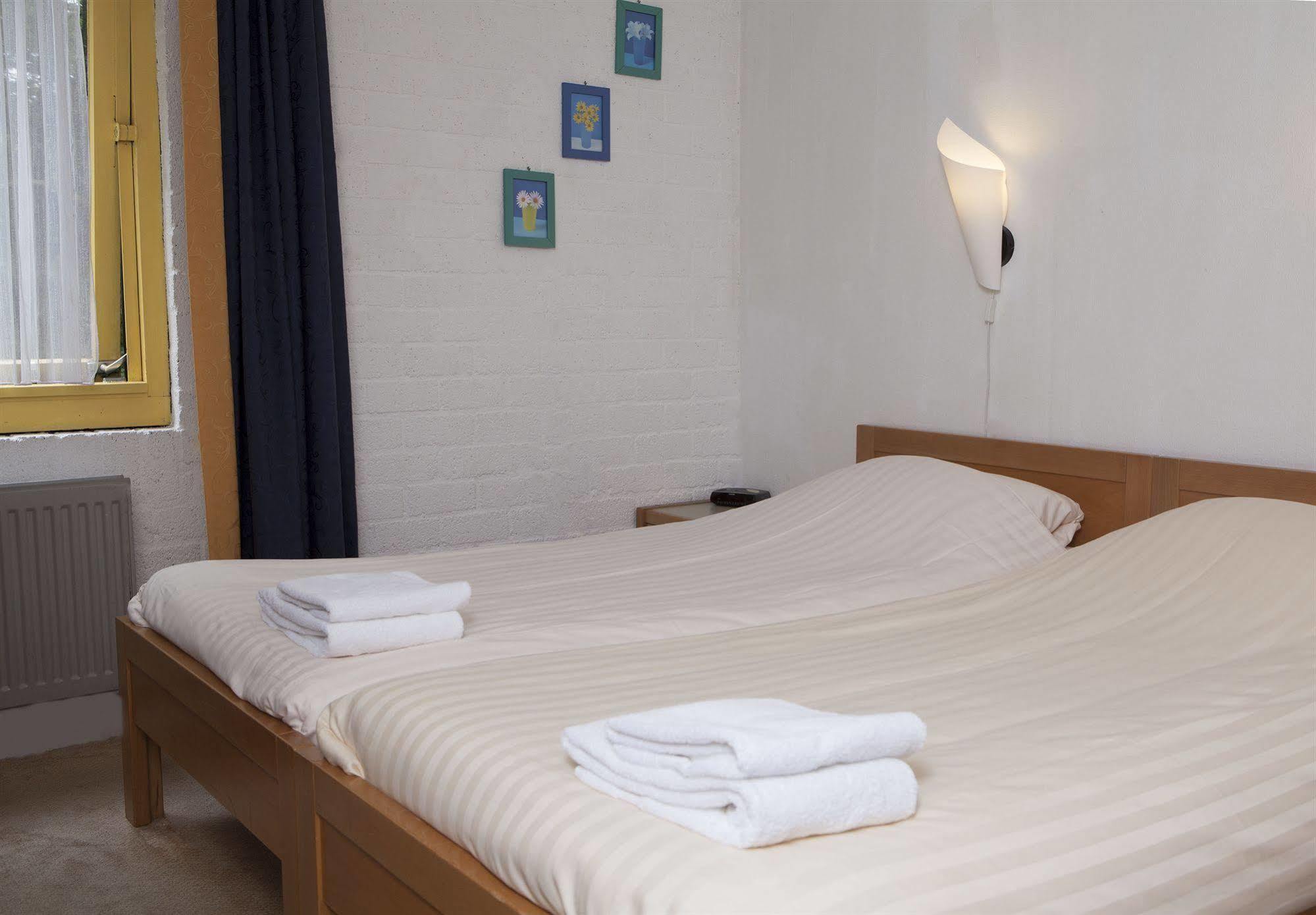 Hotel Restaurant 'De Oorsprong' Sint Nicolaasga Exteriér fotografie